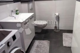 PREDIVAN DVOSOBAN STAN NA BORIKU, Zadar, Appartment