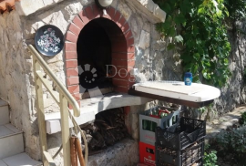 PELJEŠAC, KUĆA S VELIKIM VRTOM I POGLEDOM NA MORE, Trpanj, House