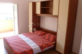 Kuća sa 6 apartman STARIGRAD PAKLENICA, Starigrad, House