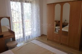 Kuća sa 6 apartman STARIGRAD PAKLENICA, Starigrad, Casa