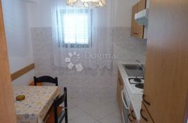 Kuća sa 6 apartman STARIGRAD PAKLENICA, Starigrad, بيت