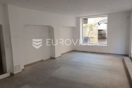 Novalja, Centar, Ulični lokal 39m2 i 49m2 na izvrsnoj lokaciji, Novalja, Commercial property