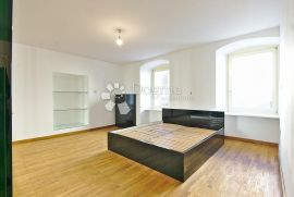 Stan u samom centru Rijeke, Rijeka, Appartement