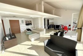 Crikvenica, Selce, prekrasan penthouse sa galerijom 144 m2, Crikvenica, Appartment
