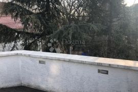 2 KUĆE NA BUKOVCU S POGLEDOM NA MAKSIMIRSKU ŠUMU!!, Maksimir, Σπίτι