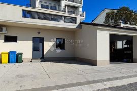 MARTINKOVAC, RIJEKA - Samostojeća kuća novije gradnje s panoramskim pogledom, Rijeka, House