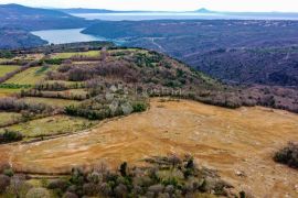 Prilika za investitore! Prostrano građevinsko zemljište, Barban, Terreno