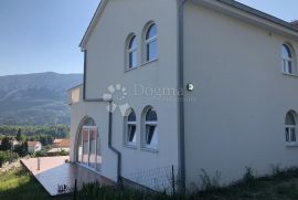 KRK - BAŠKA - VILA S VELIKIM STANOM I DVA APARTMANA, Baška, House