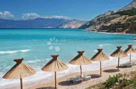 KRK - BAŠKA - VILA S VELIKIM STANOM I DVA APARTMANA, Baška, Famiglia