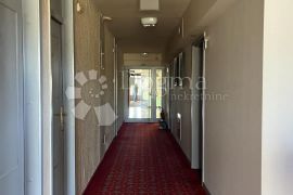 Hotel u srcu Istre s prekrasnim pogledom na prirodu, Pazin, Propriedade comercial