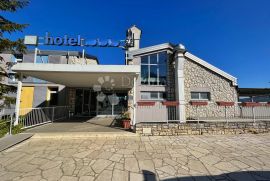 Hotel u srcu Istre s prekrasnim pogledom na prirodu, Pazin, Propriété commerciale