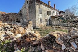 Stara kamena kuća u Valturi, Ližnjan, Haus