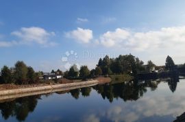 Građevinski teren sa započetom gradnjom u Ogulinu, Ogulin, House