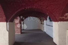 Poslovni prostor s velikom potencijalom, Donji Grad, Propriedade comercial