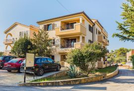 Apartmanska kuća u Sukošanu, Sukošan, Haus