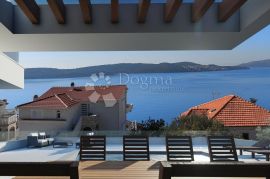 TROGIR (ČIOVO)-  LUKSUZNA VILLA S POGLEDOM NA MORE, Trogir, Casa