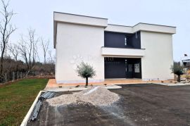 NOVOGRADNJA PRVI KAT-TRAŽENA LOKACIJA, Labin, Flat