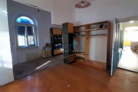 Opatija, stan u vili drugi red od mora, terasa 30 m2, otvoreni pogled na more, Opatija, Appartement