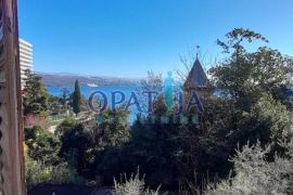 Opatija, stan u vili drugi red od mora, terasa 30 m2, otvoreni pogled na more, Opatija, Appartamento