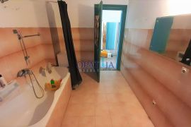 Opatija, stan u vili drugi red od mora, terasa 30 m2, otvoreni pogled na more, Opatija, Apartamento