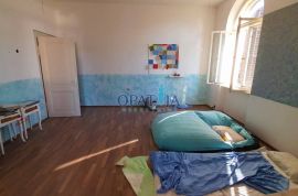 Opatija, stan u vili drugi red od mora, terasa 30 m2, otvoreni pogled na more, Opatija, Appartement