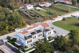 ISTRA, POREČ  - Moderna kuća u nizu 2 km od mora, Poreč, House