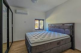 Prilika! Novigrad, moderan stan u prizemlju 500 m od mora!, Novigrad, Apartamento