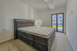 Prilika! Novigrad, stan u prizemlju 500 m od mora!, Novigrad, Appartment