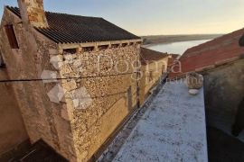 Unije za znalce, Mali Lošinj, House