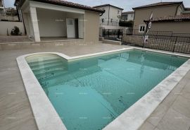 Vila Prodaja prekrasne vile sa bazenom, mediteranski stil, Umag, Umag, Maison