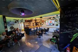 Kafić Prodaja kafe bar-a u blizini arene, Pula, Pula, Propriedade comercial