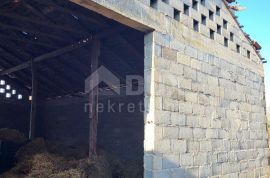 BIOGRAD, RAŠTANE GORNJE- Kamena kuća na parceli od 2300 m2, Sveti Filip I Jakov, Haus