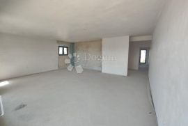 ROGOZNICA- LUKSUZNI PENTHOUSE PORED PLAŽE, Rogoznica, Διαμέρισμα