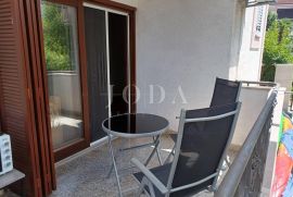 Malinska - stan blizu plaže, Malinska-Dubašnica, Appartement