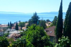 Opatija - etaža zgrade sa potkrovljem (pogled), parking, centar Opatije, Opatija, Apartamento