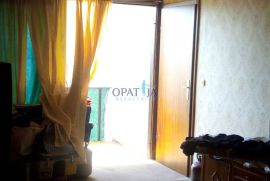 Opatija - etaža zgrade sa potkrovljem (pogled), parking, centar Opatije, Opatija, Appartment