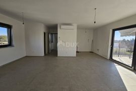 ISTRA, POREČ, OKOLICA - 3SS+DB stan na prvom katu sa krovnom terasom, Poreč, Appartement