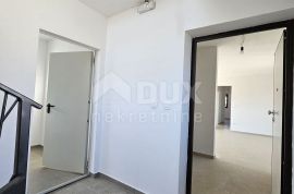 ISTRA, POREČ, OKOLICA - 3SS+DB stan na prvom katu sa krovnom terasom, Poreč, Daire