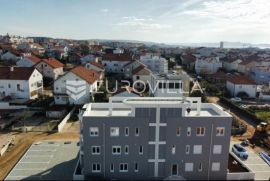 Zadar, Plovanija, prostran trosoban stan, Zadar, Apartamento