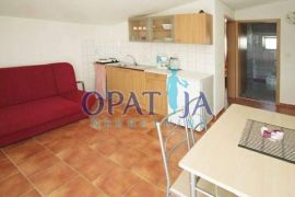 Vir, samostojeca kuca sa 5 apartmana, 190m do mora, Vir, بيت