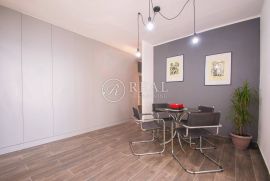 Prekrasan, kompletno renoviran 2S+DB stan od 88 m2!, Rijeka, Apartamento