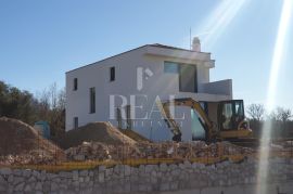 MALINSKA-VILA SA BAZENOM, PRI+KAT, 4 SPAVAĆE SOBE, Malinska-Dubašnica, Casa