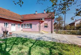 Kuća s okućnicom i gospodarskim zgradama PRODAJA!, Vrbovec, Ev