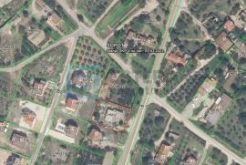 Građevinsko zemljište 1198 m2 s postojećim objektom !, Benkovac, Propriété commerciale
