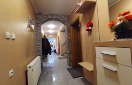 Kuća prodaja Lepoglava 336 m2, namještena i uređena!, Lepoglava, Famiglia
