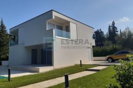 Kuća s bazenom UGLJAN - Muline 251 m2, Preko, Maison