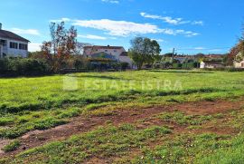 Veliko građevinsko-poljoprivredno zemljište 8620 m2, Marčana, Terrain