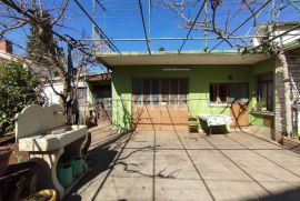 Prodaje se obiteljska kuća samo 150 m od mora u Fažani, Fažana, Дом