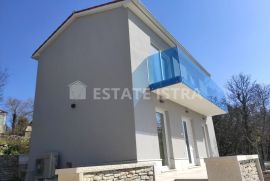 Novo- namještena kuća sa pogledom na more., Raša, House