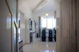 Stan u centru Premanture površine 69 m2, Medulin, Flat